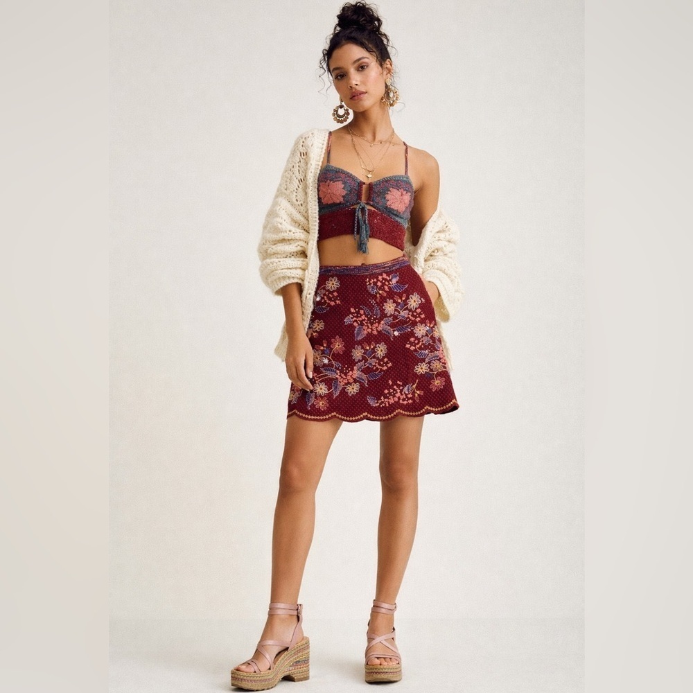 Maeve by Anthropologie red a line mini embroidered embellished skirt. Size 10